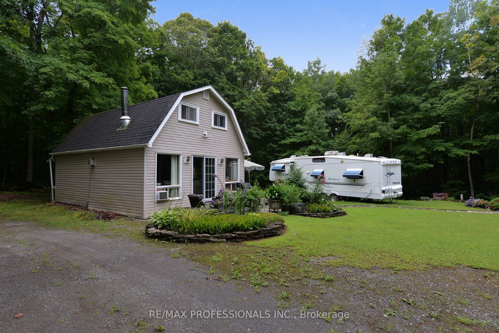 9 Maple Grove Road