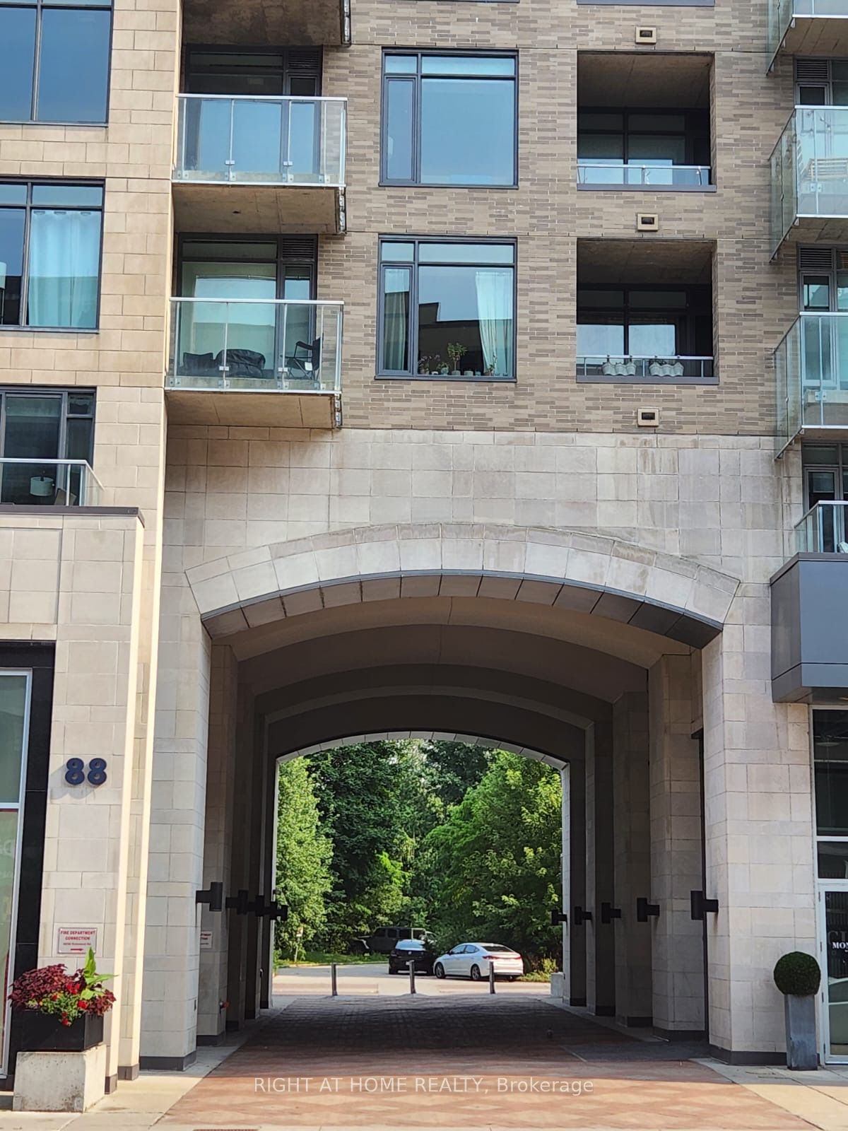 88 Richmond Road #512