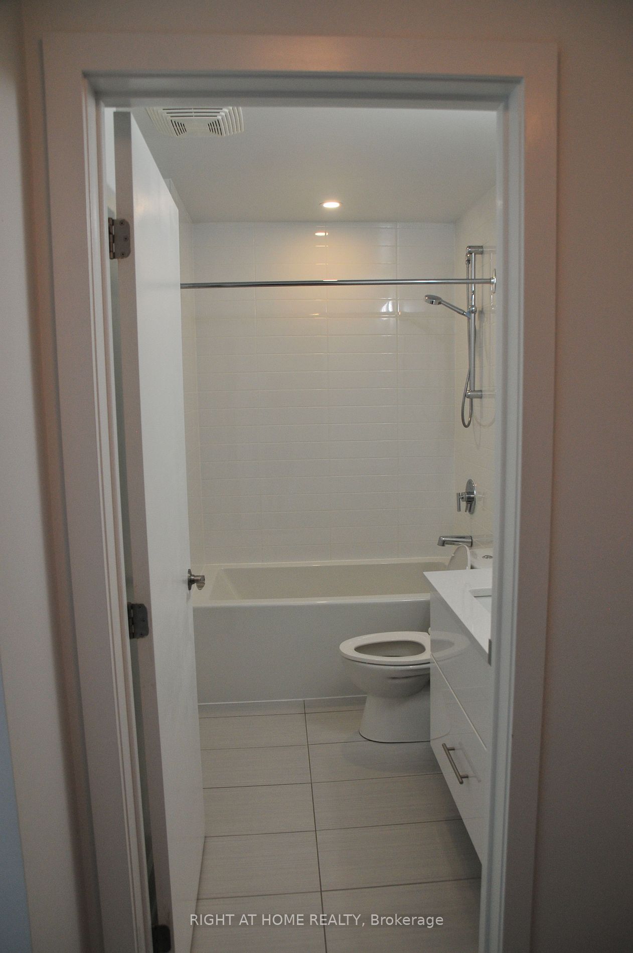 88 Richmond Road #512