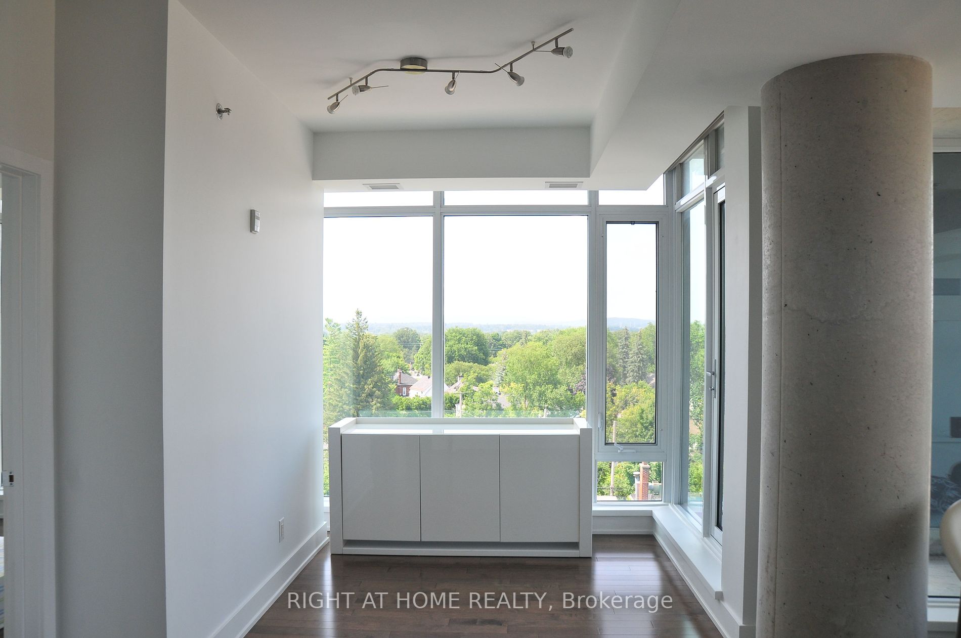 88 Richmond Road #512
