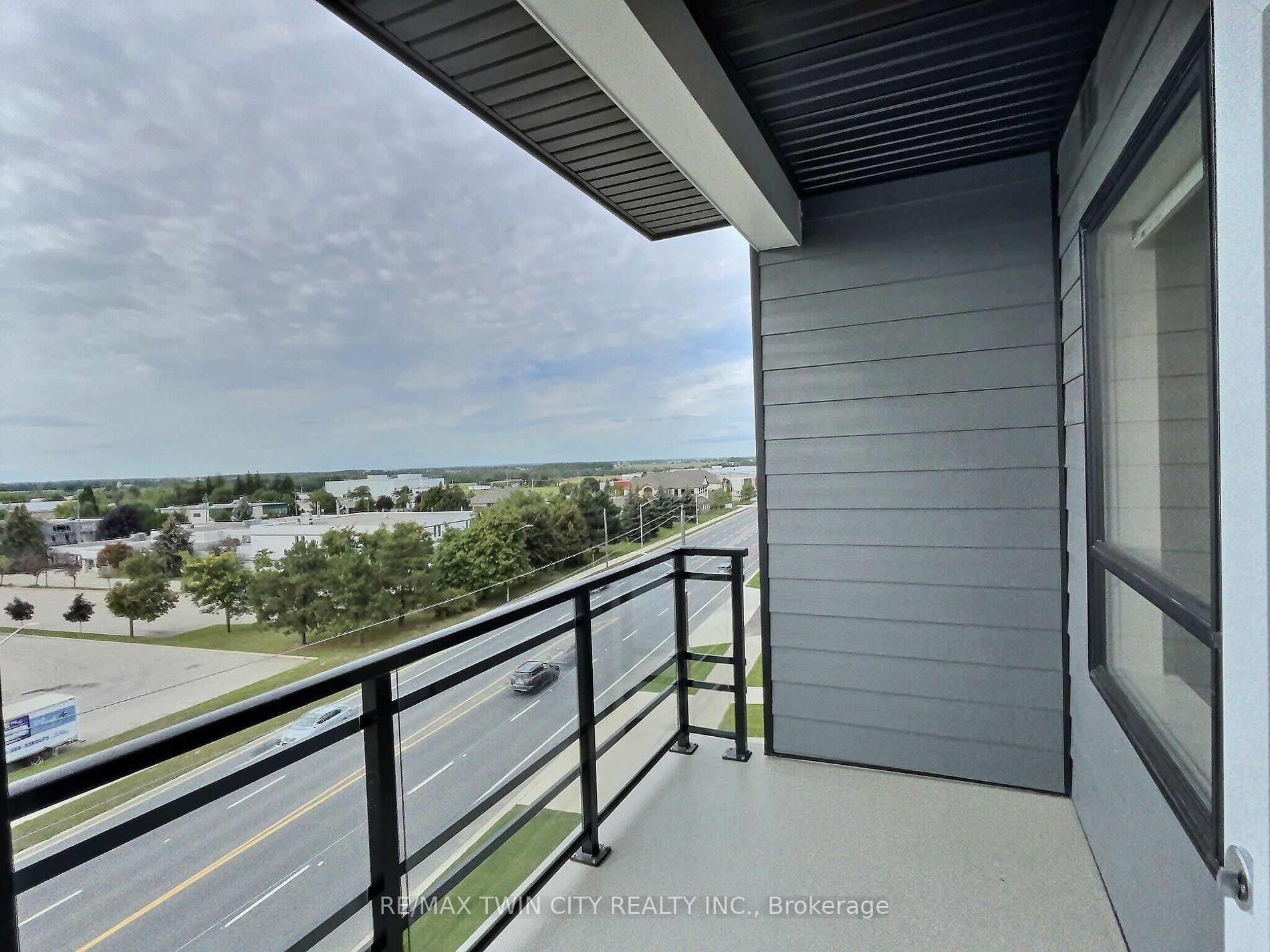 243 Northfield Drive E, #511