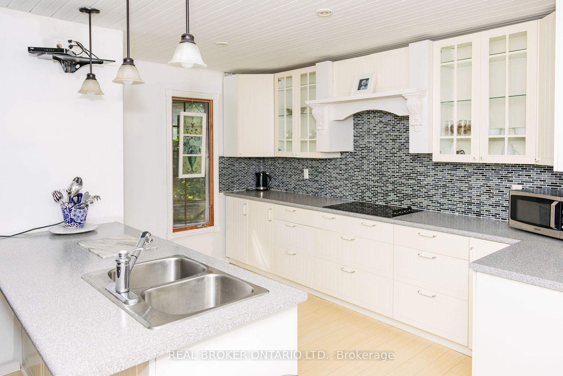 1065 Cloverleaf Road