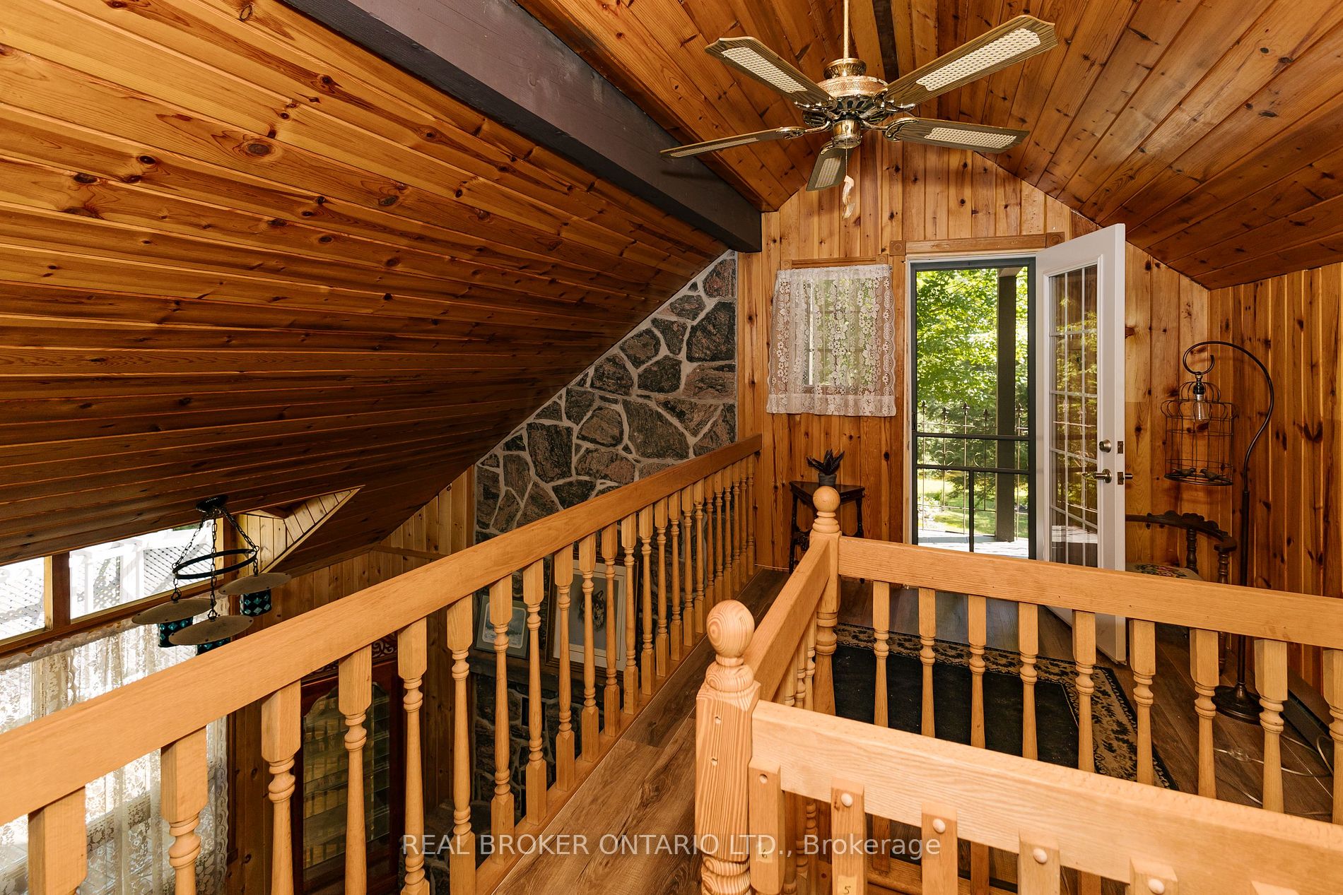 1065 Cloverleaf Road