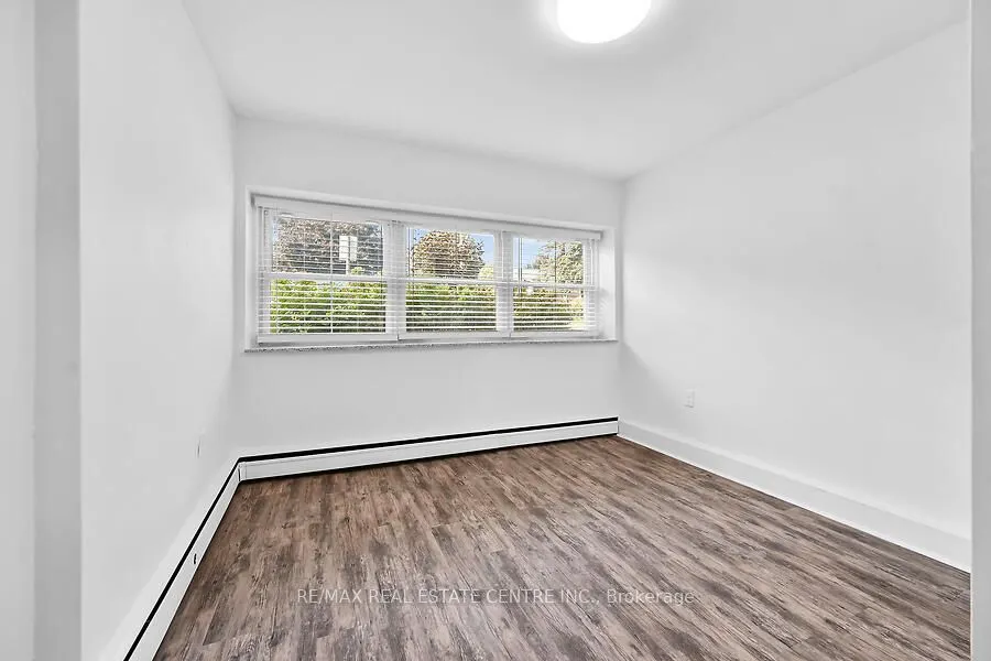 9 GRANT Boulevard, #107