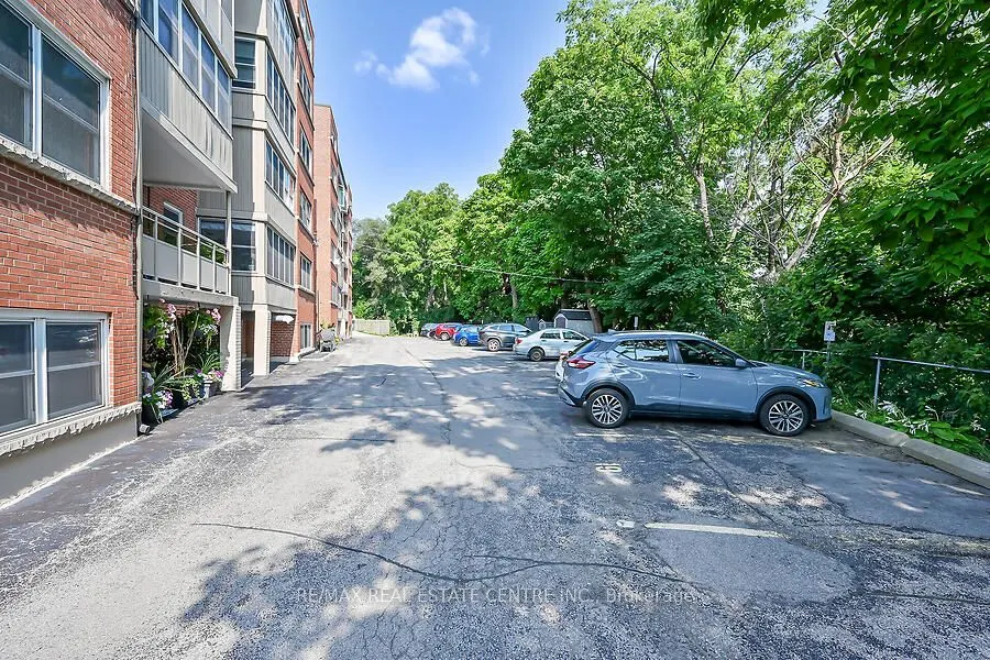 9 GRANT Boulevard, #107