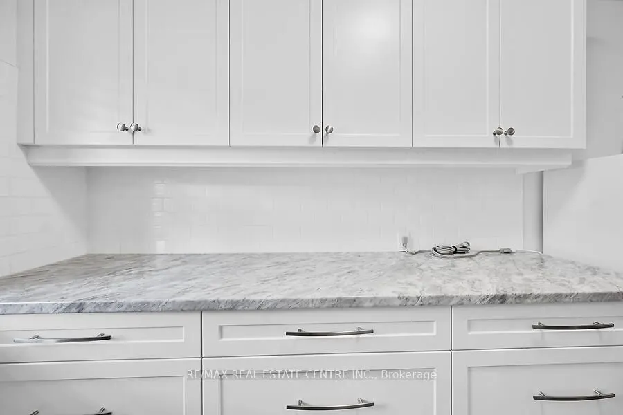 9 GRANT Boulevard, #107