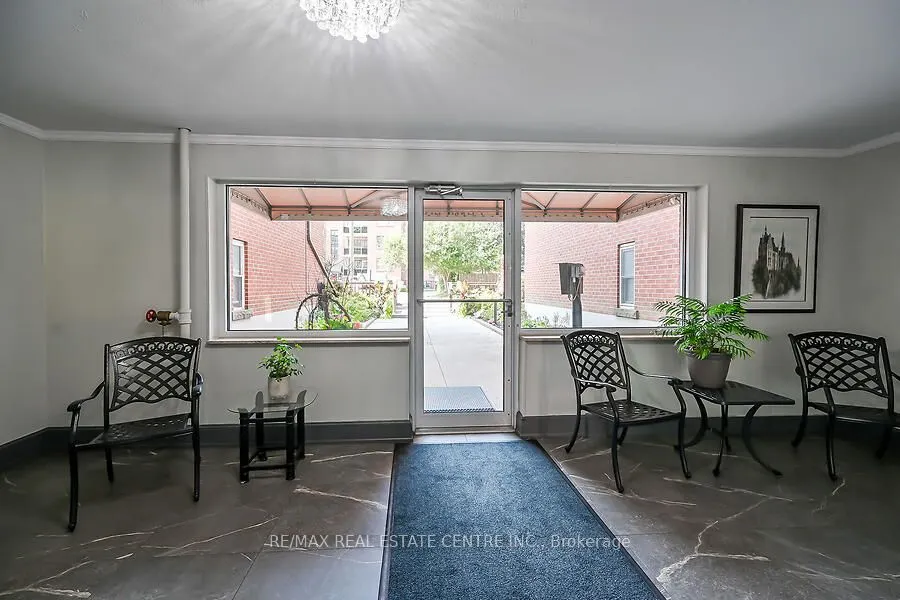9 GRANT Boulevard, #107