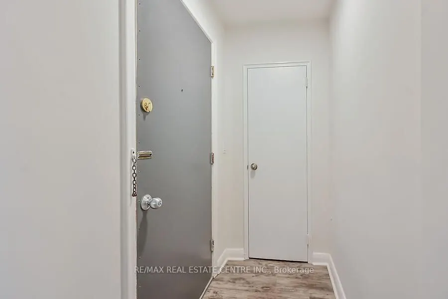 9 GRANT Boulevard, #107