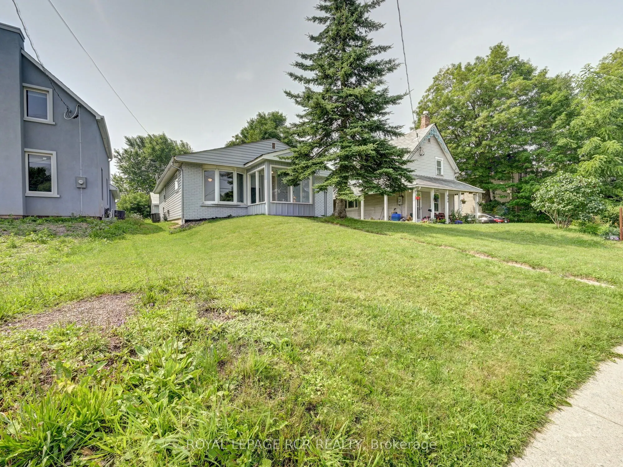 511 Main Street E