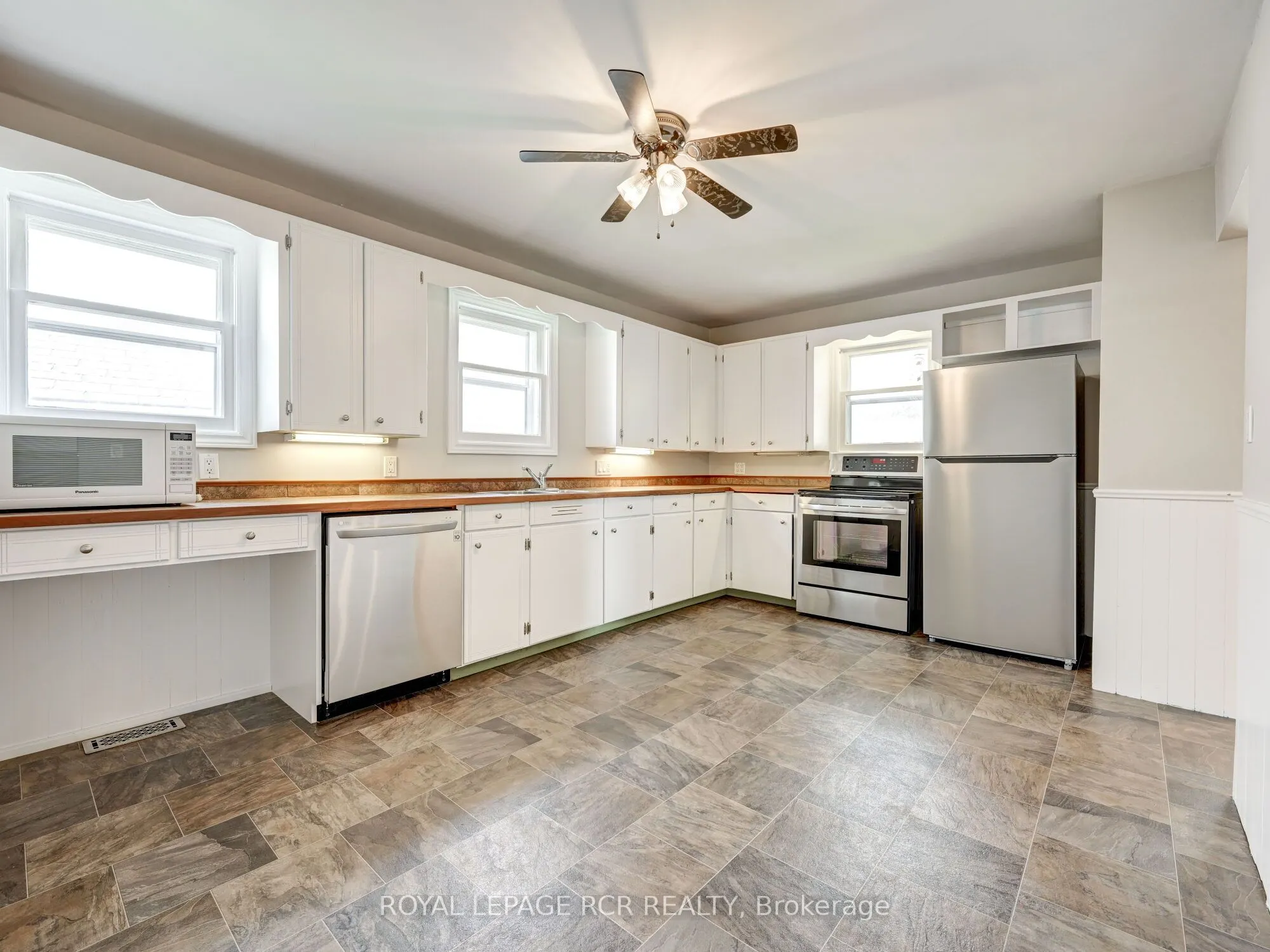 511 Main Street E