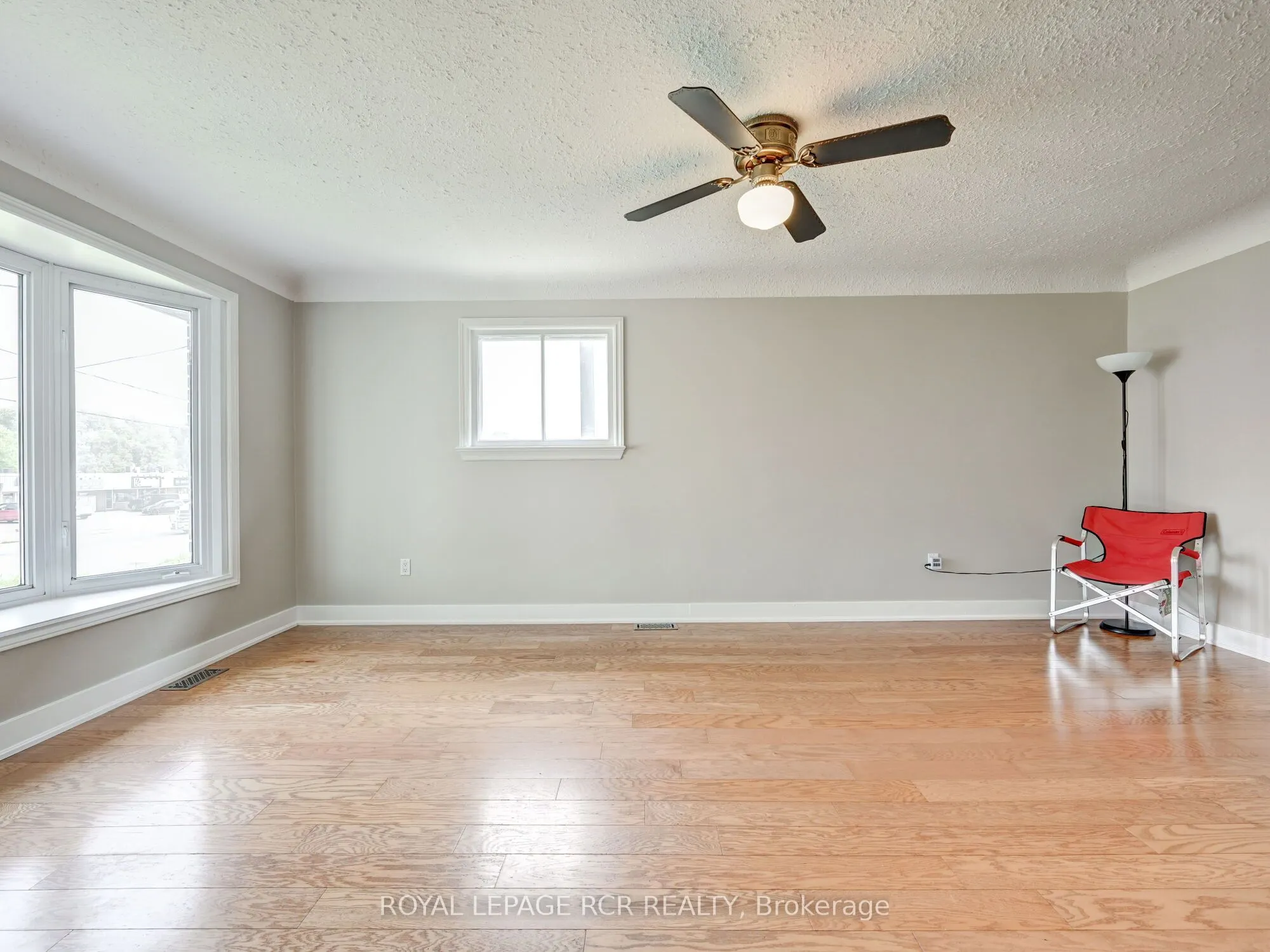 511 Main Street E