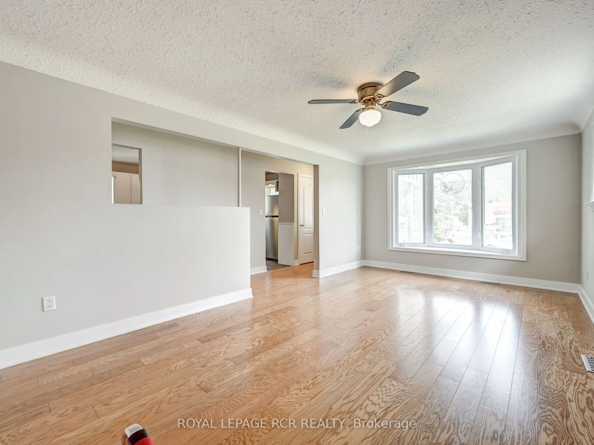 511 Main Street E