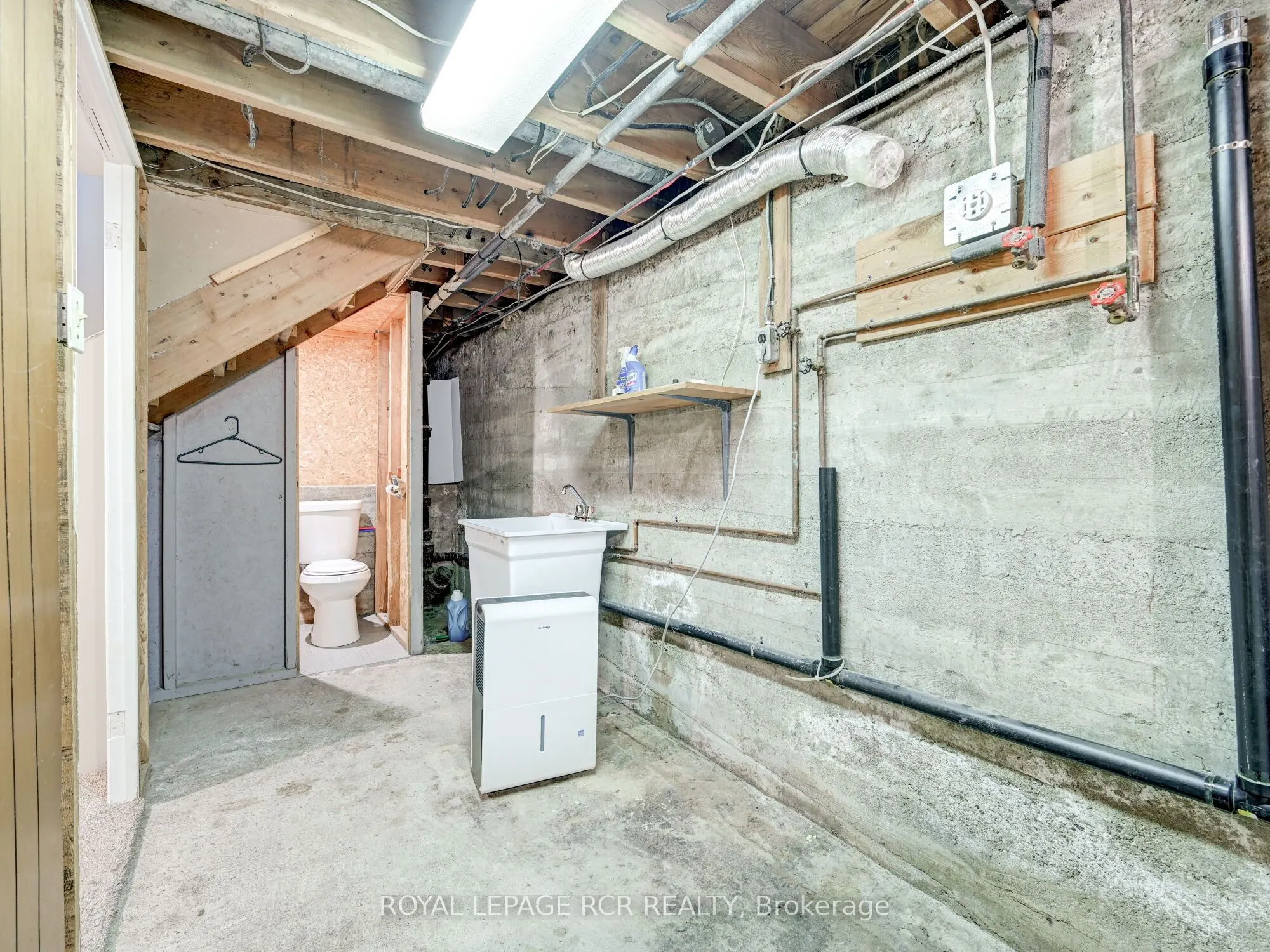 511 Main Street E