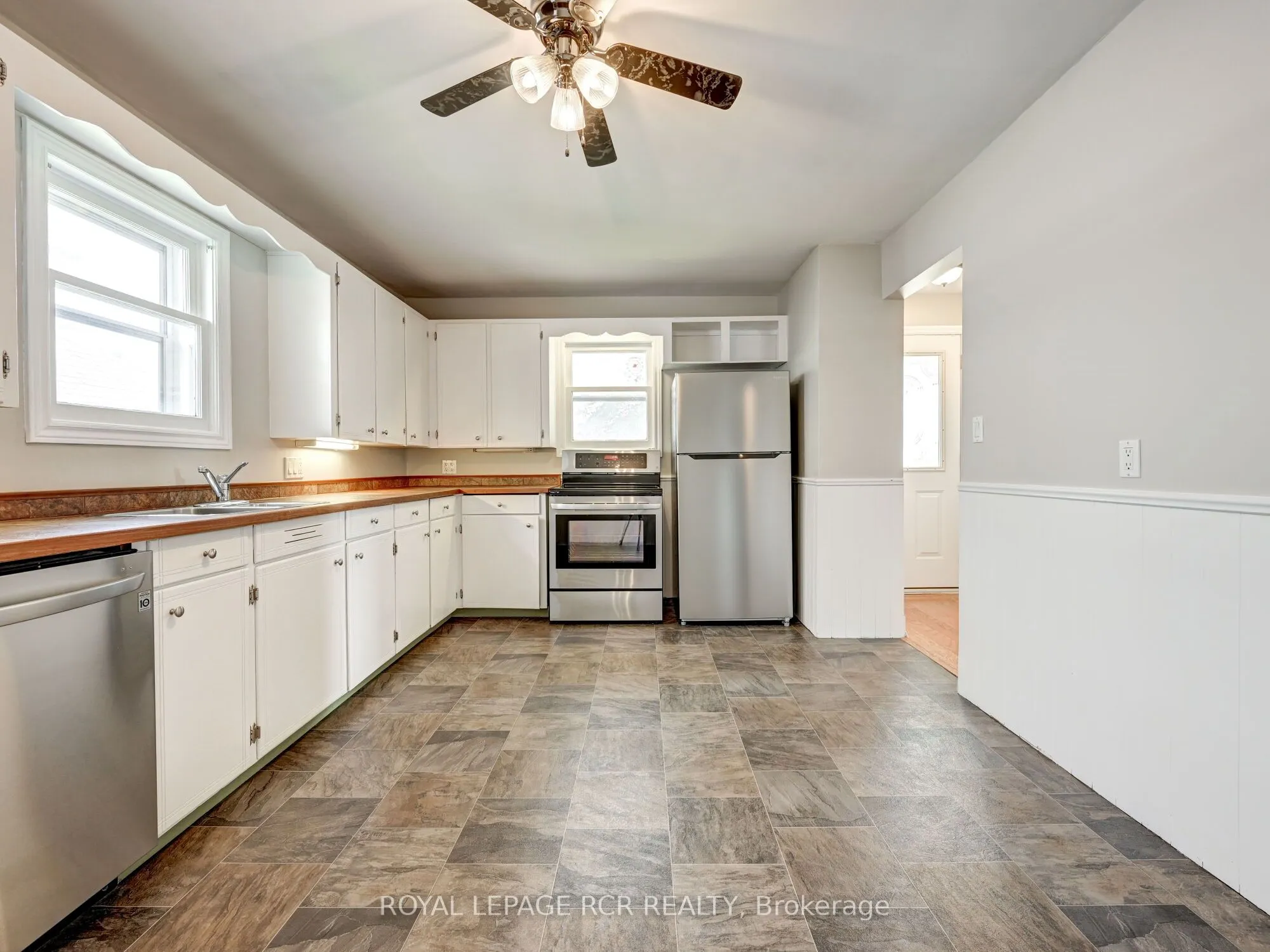 511 Main Street E