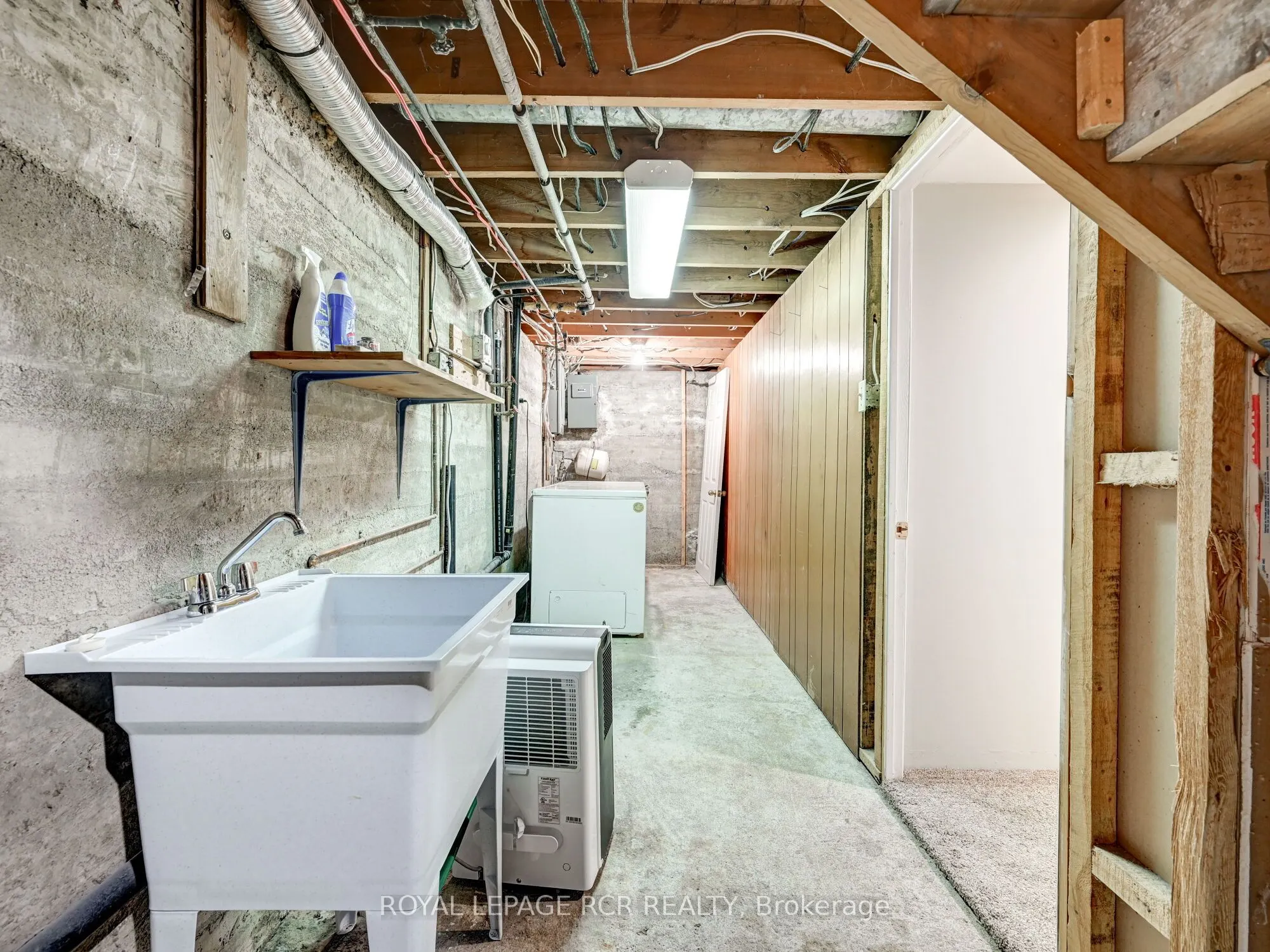 511 Main Street E