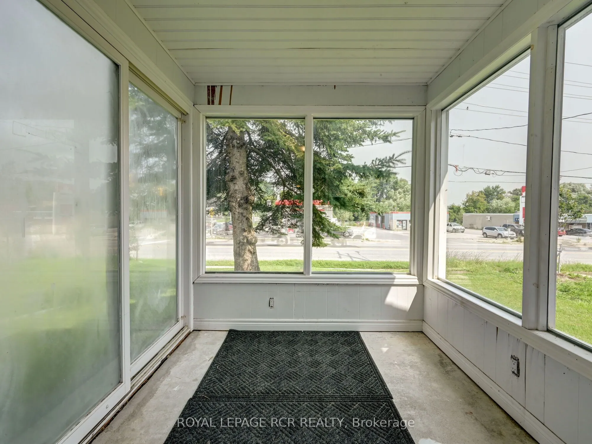 511 Main Street E