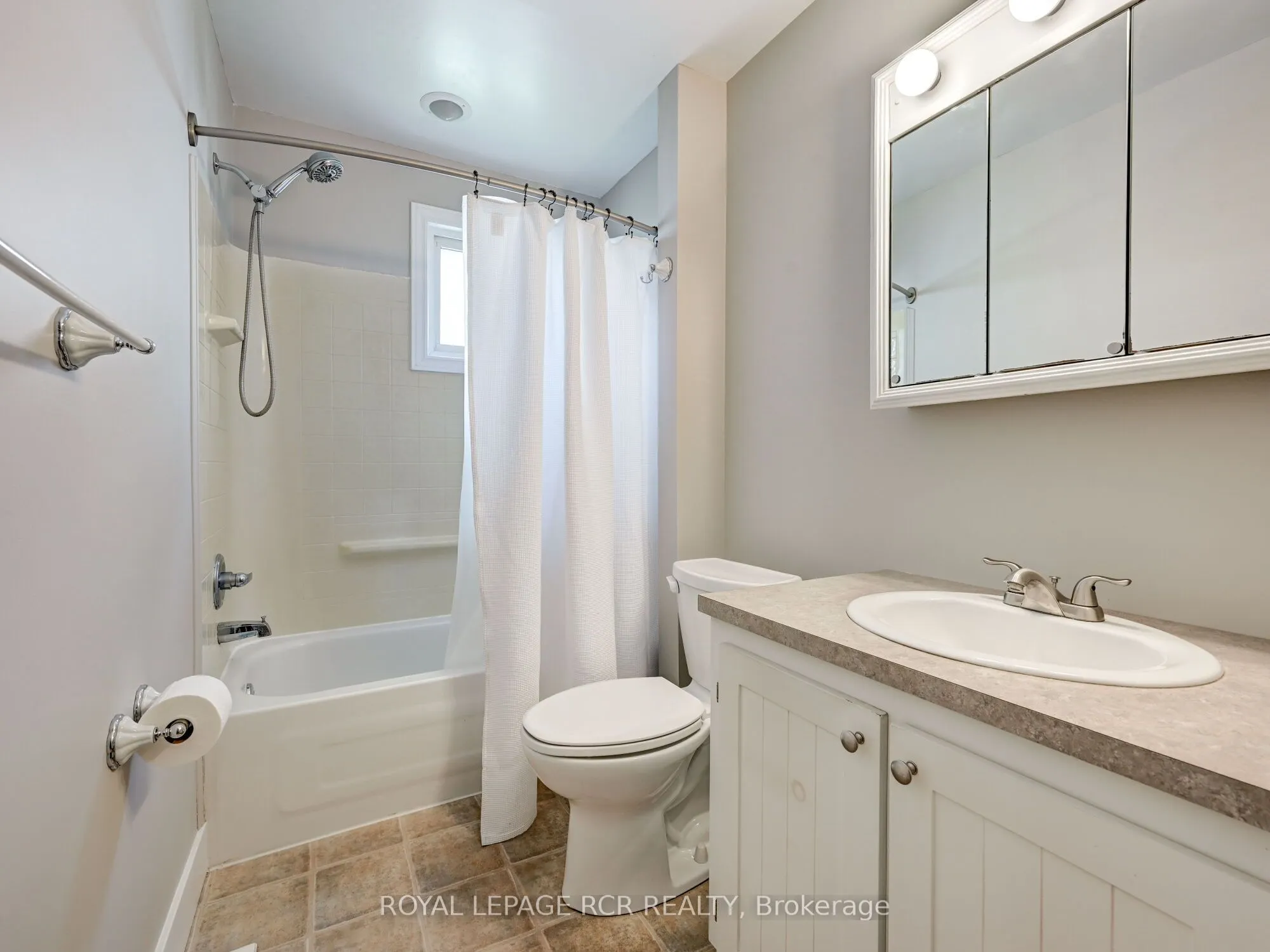 511 Main Street E