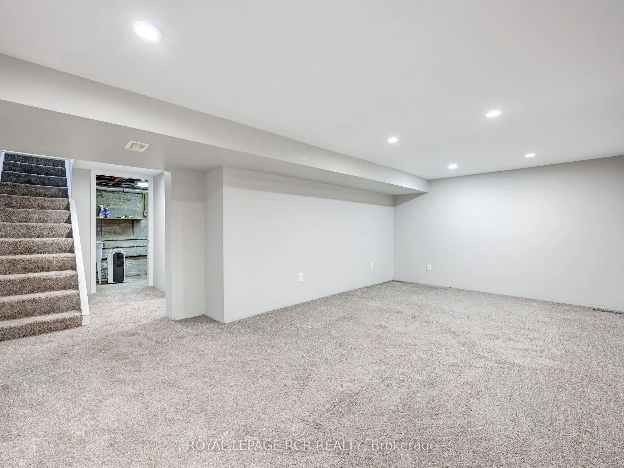 511 Main Street E