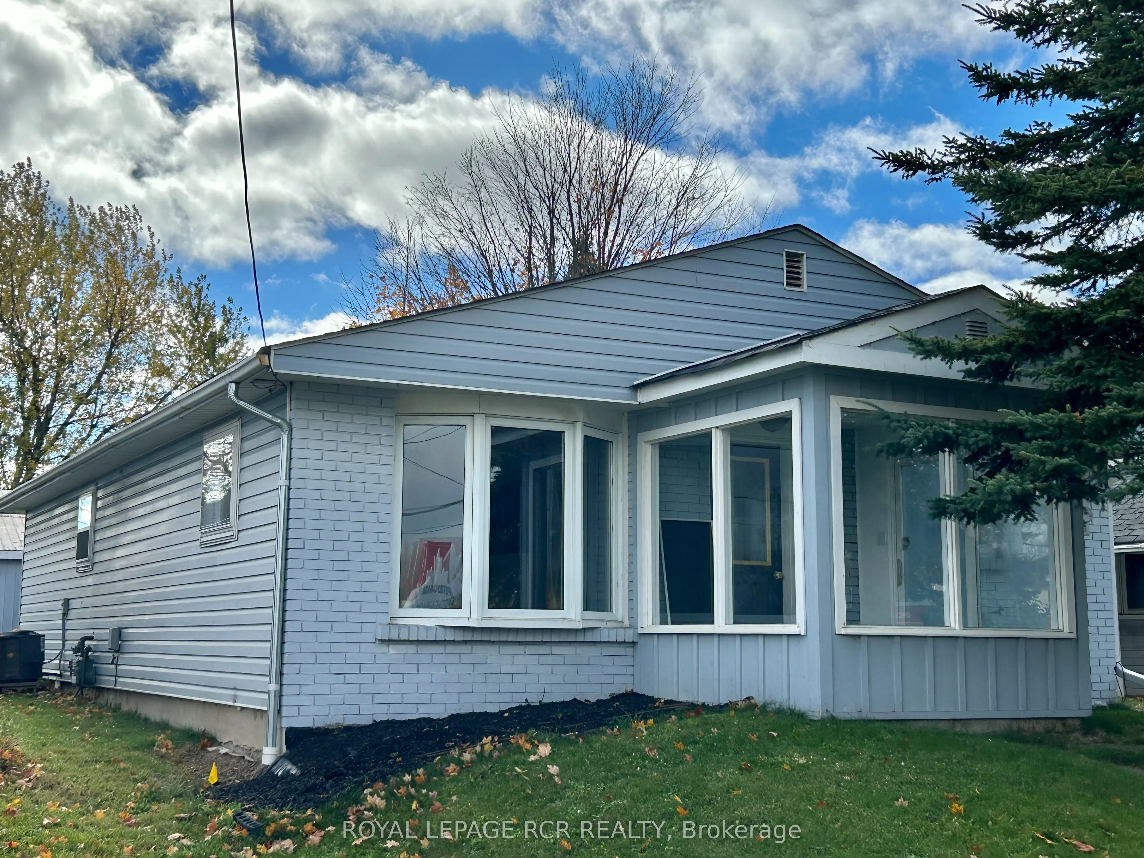 511 Main Street E