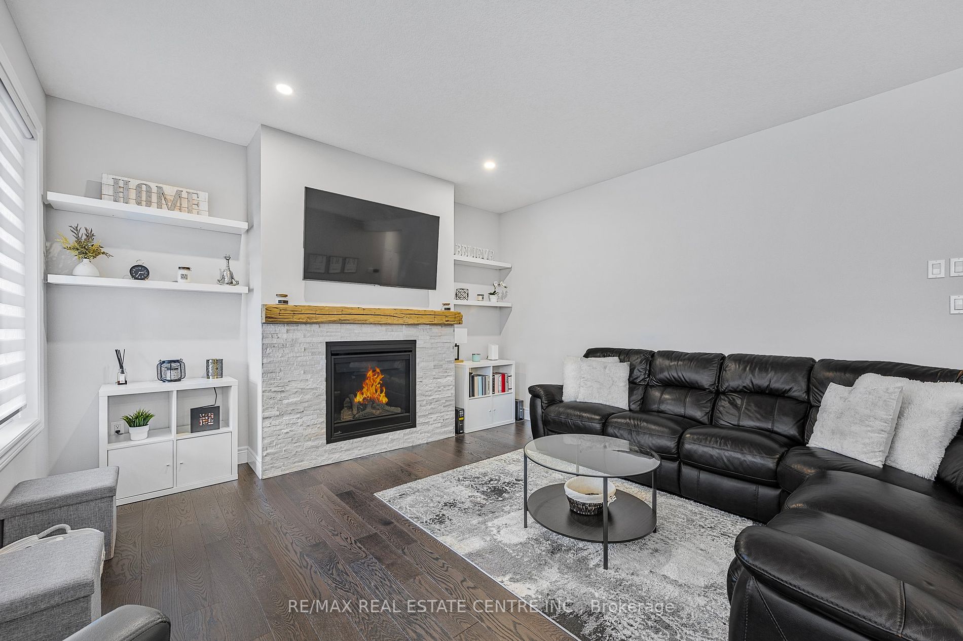 16 Tindall Crescent