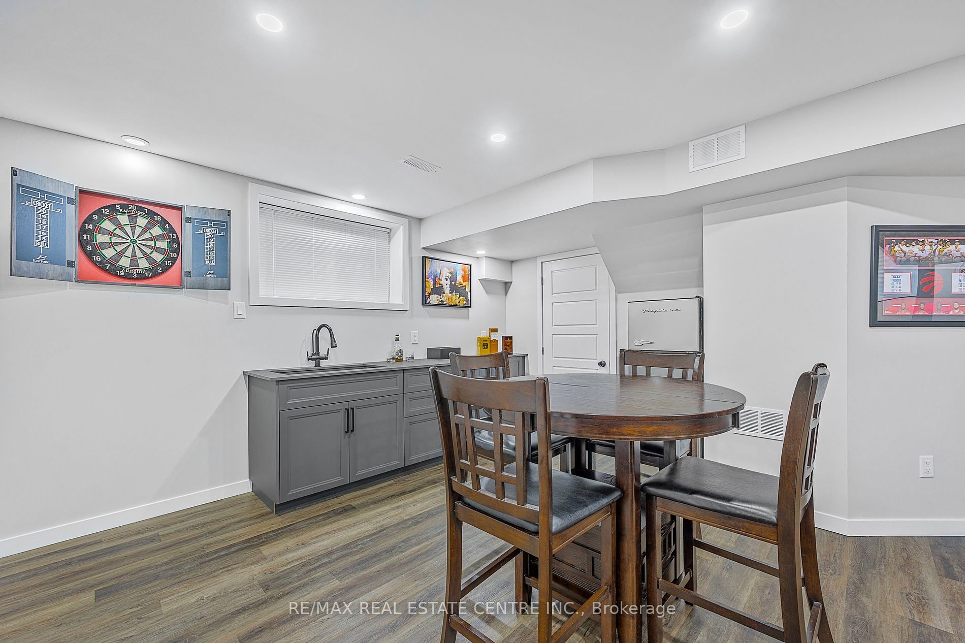 16 Tindall Crescent