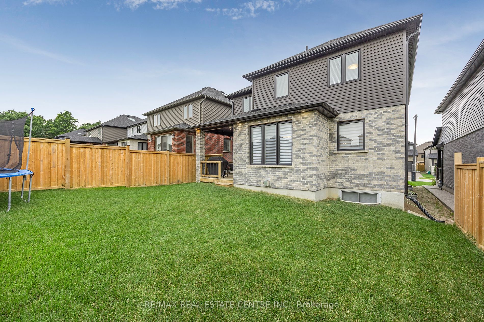 16 Tindall Crescent