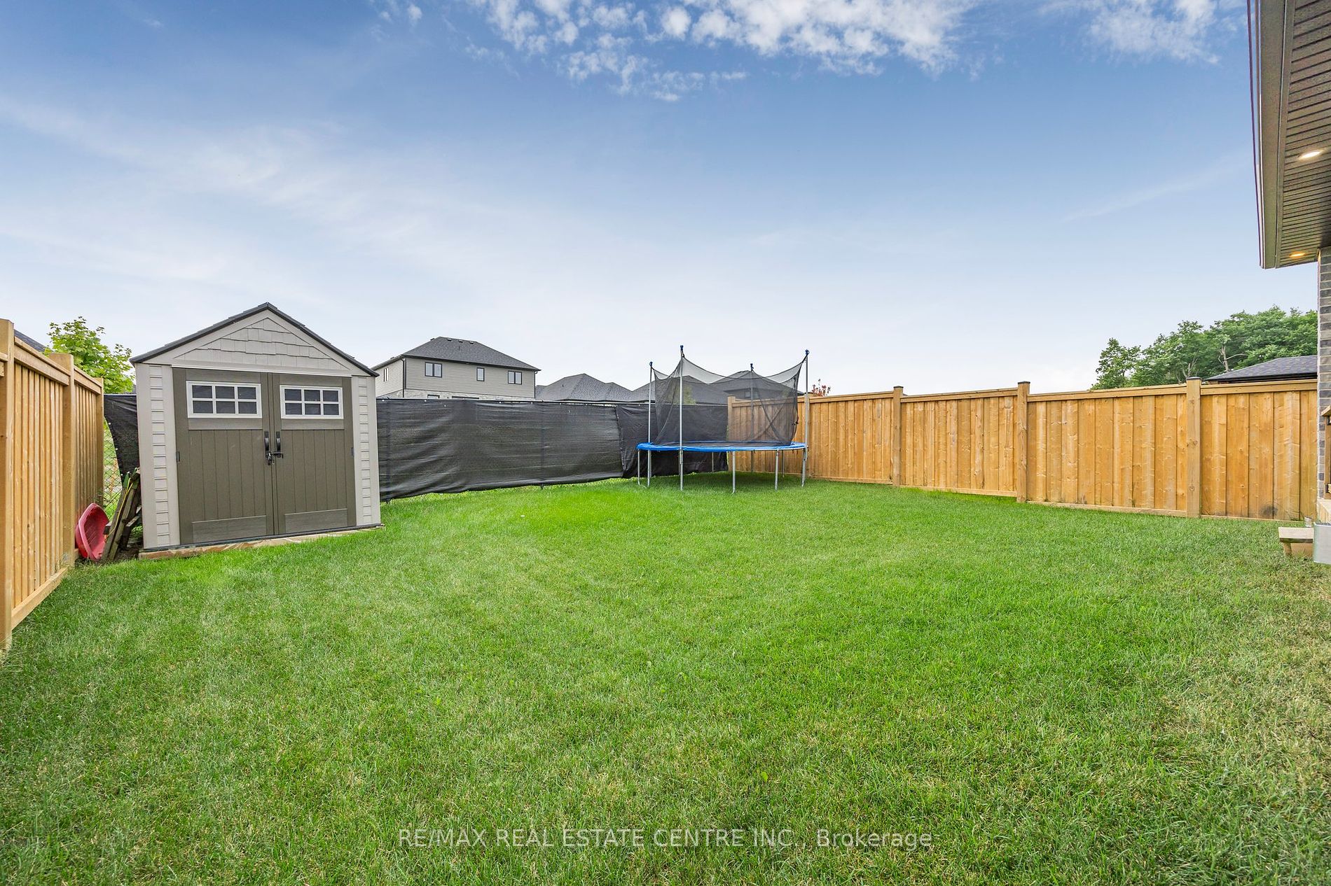 16 Tindall Crescent
