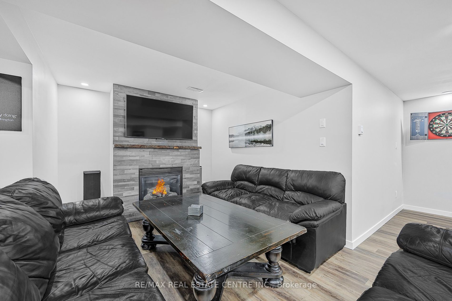 16 Tindall Crescent
