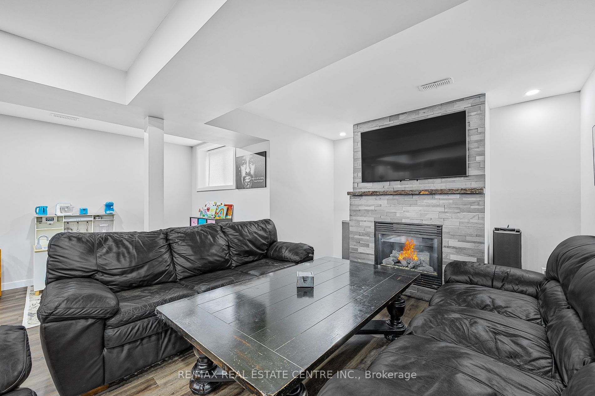 16 Tindall Crescent