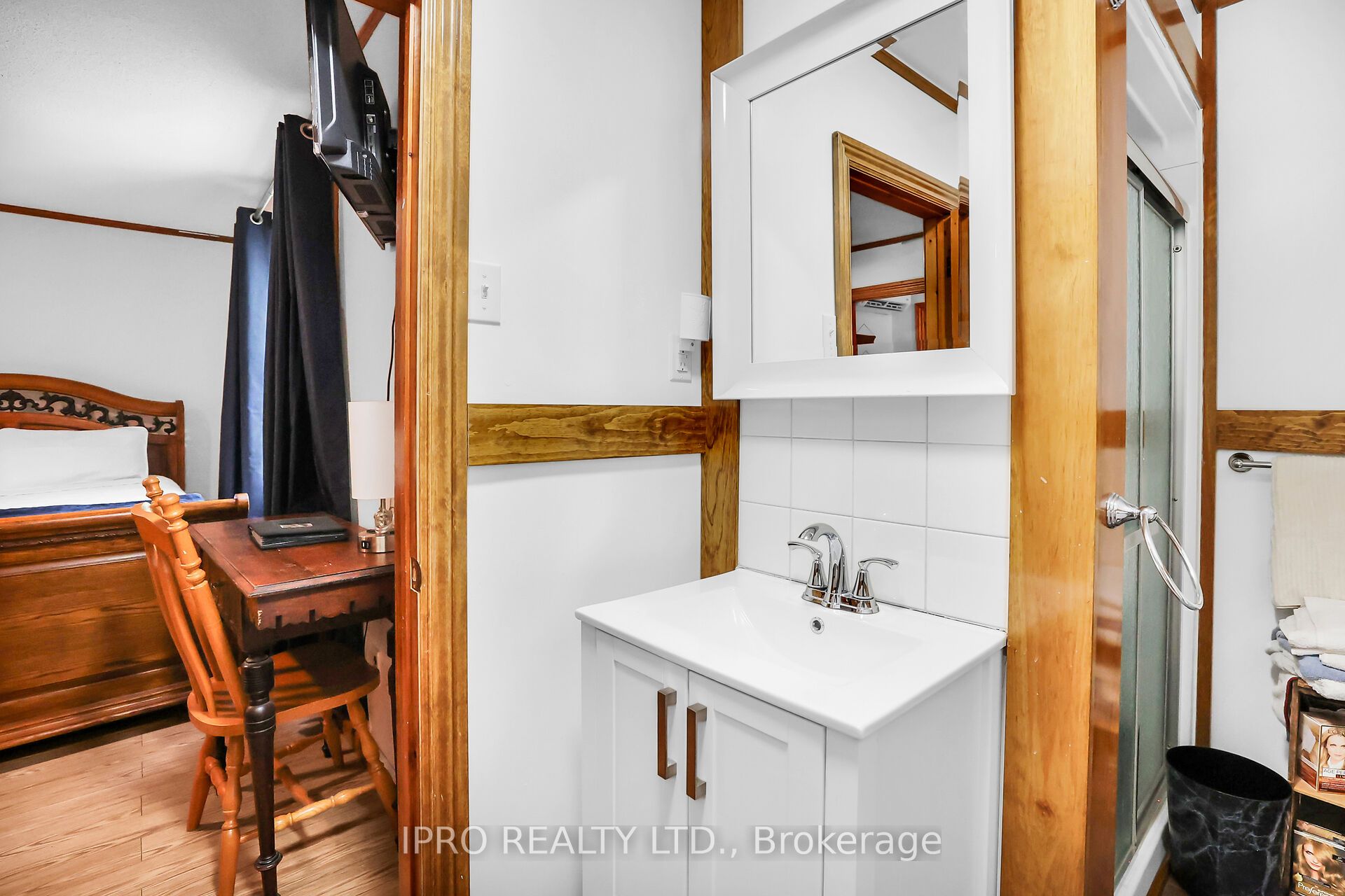 1027 Niagara Stone Road