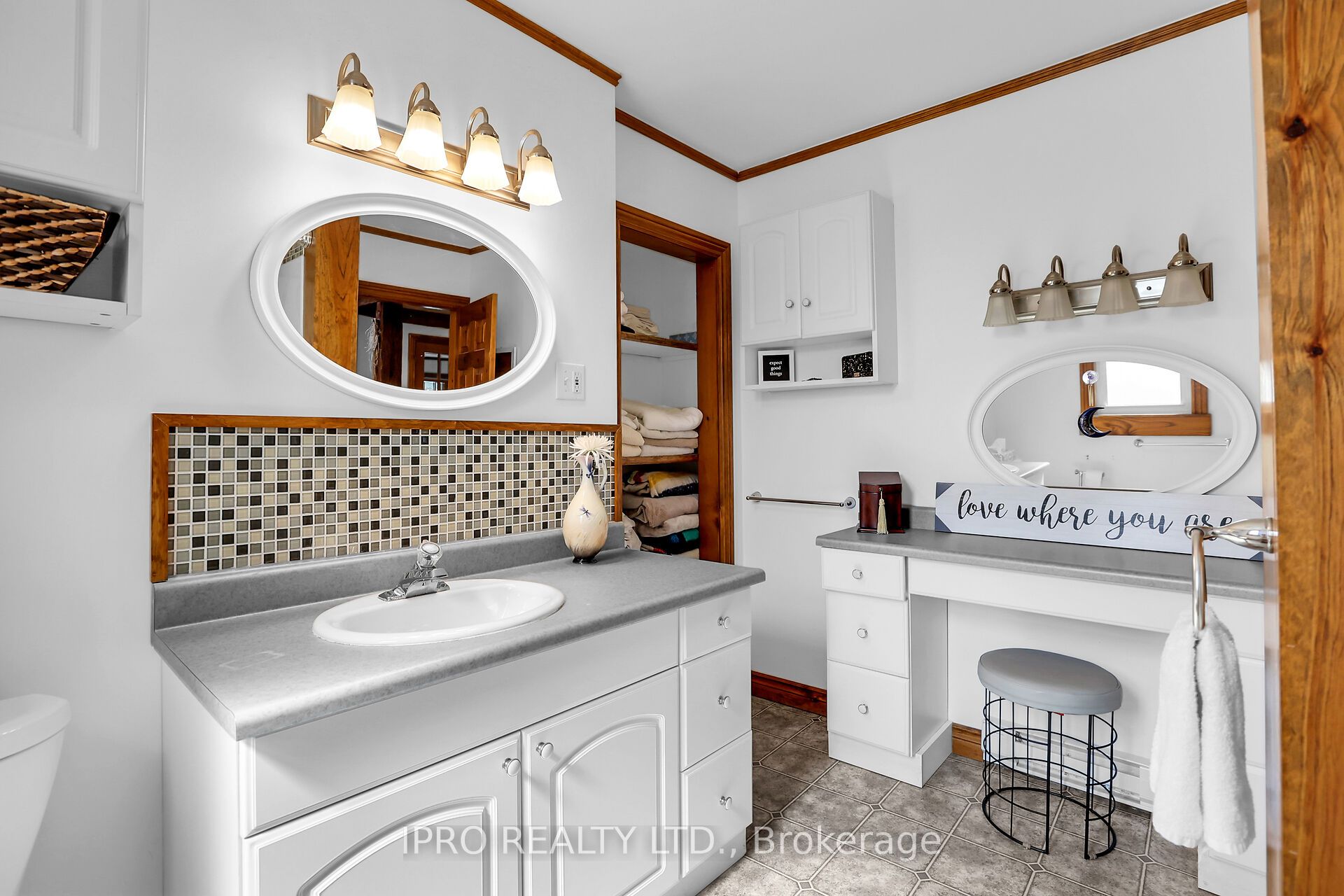 1027 Niagara Stone Road