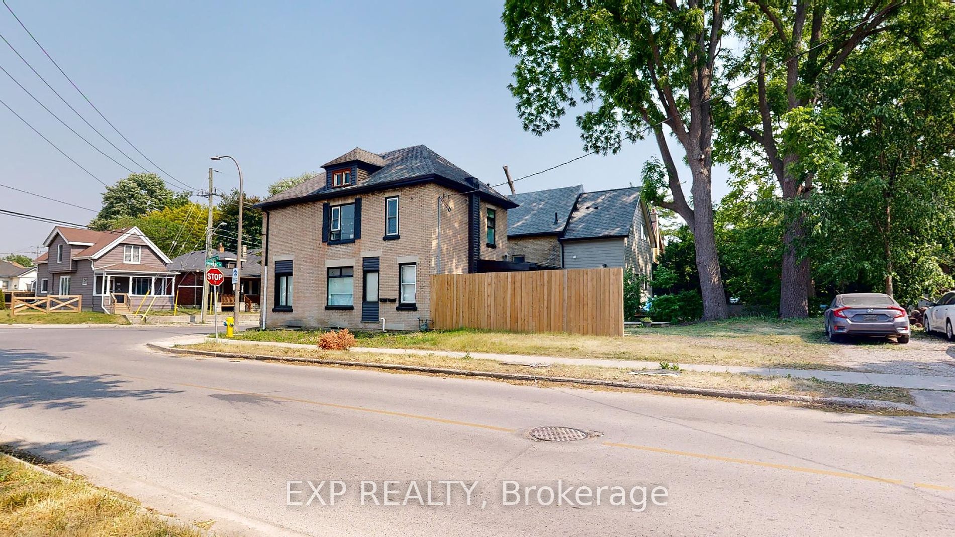 553 Quebec Street