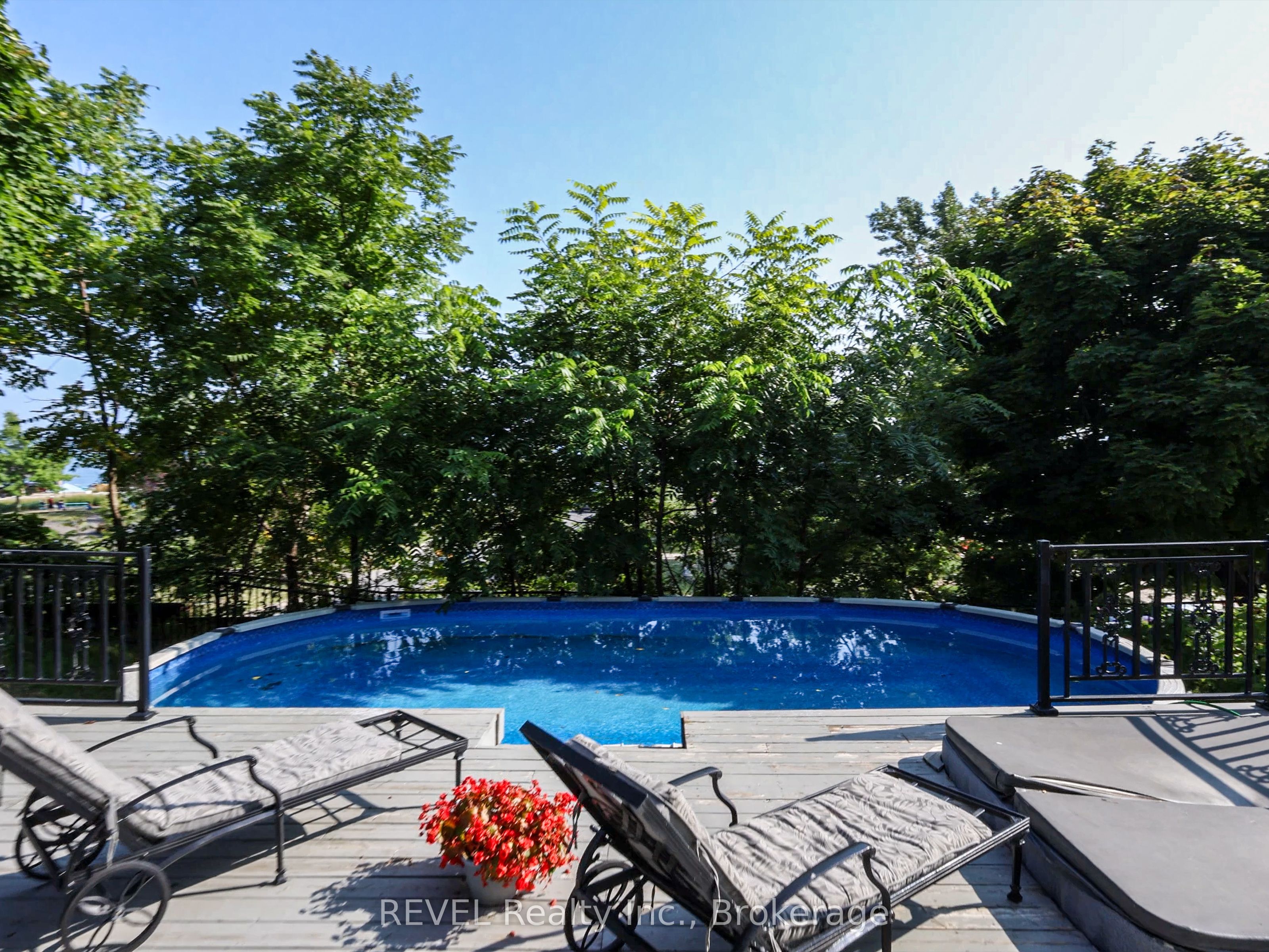 532 Ridgeway Road
