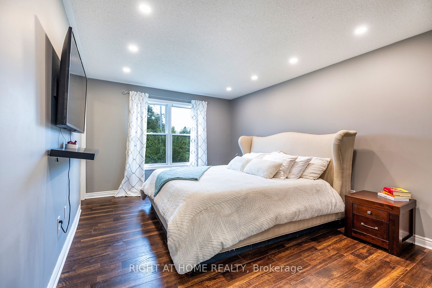 41 Ravine Drive