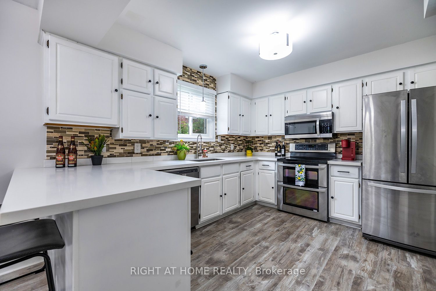 41 Ravine Drive