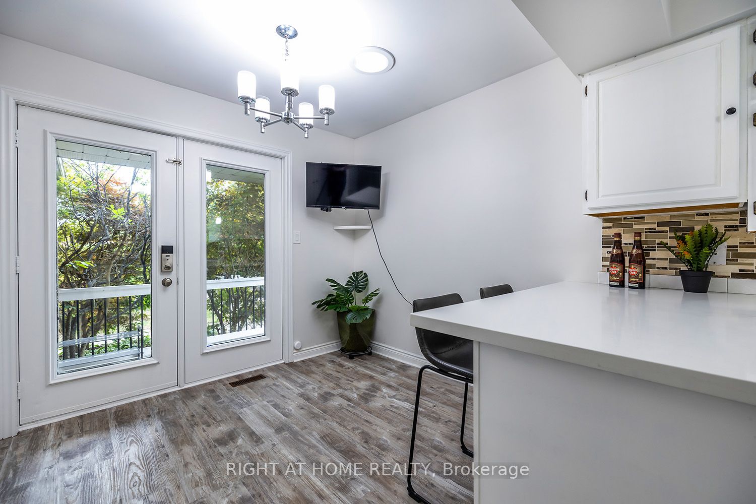 41 Ravine Drive