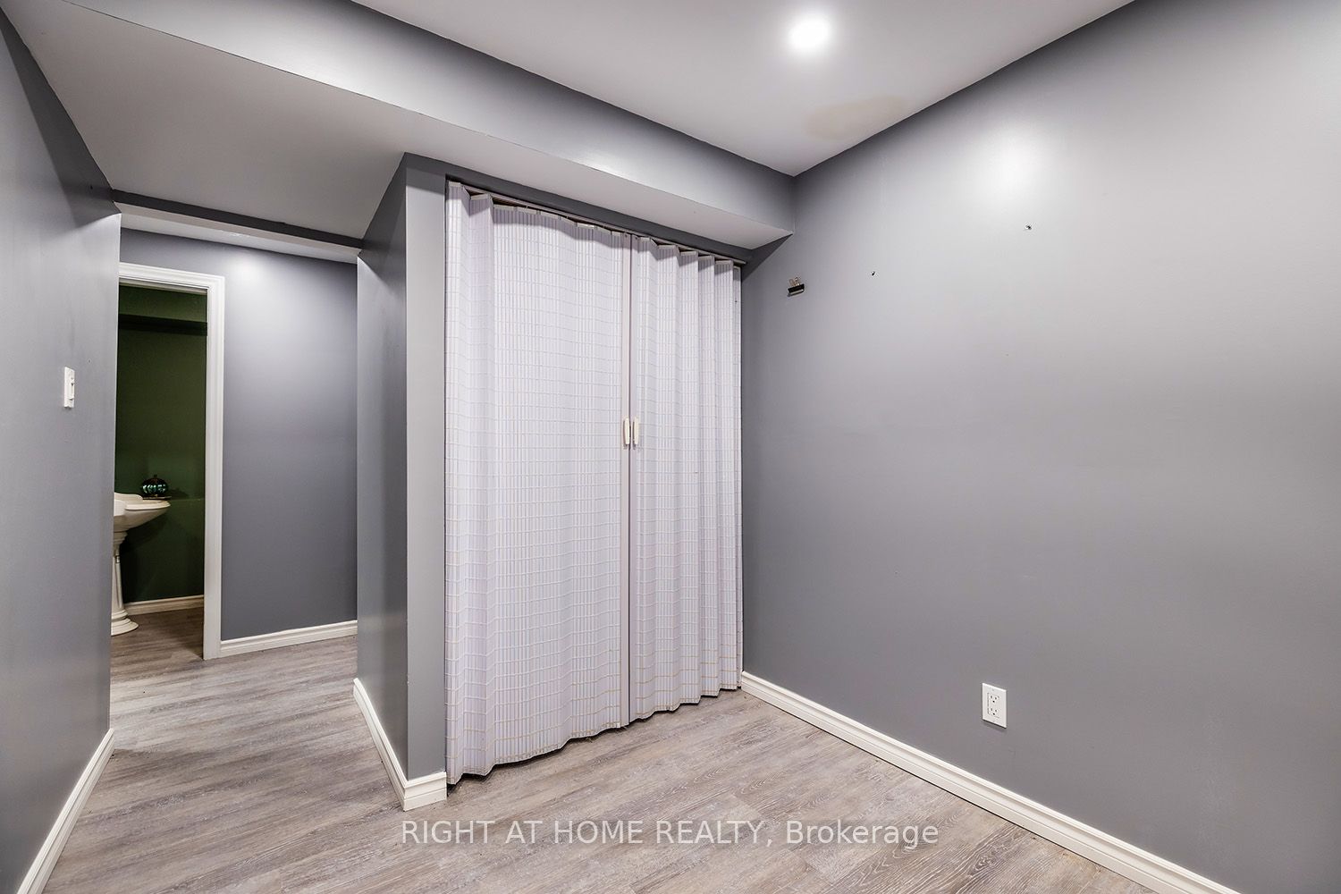 41 Ravine Drive