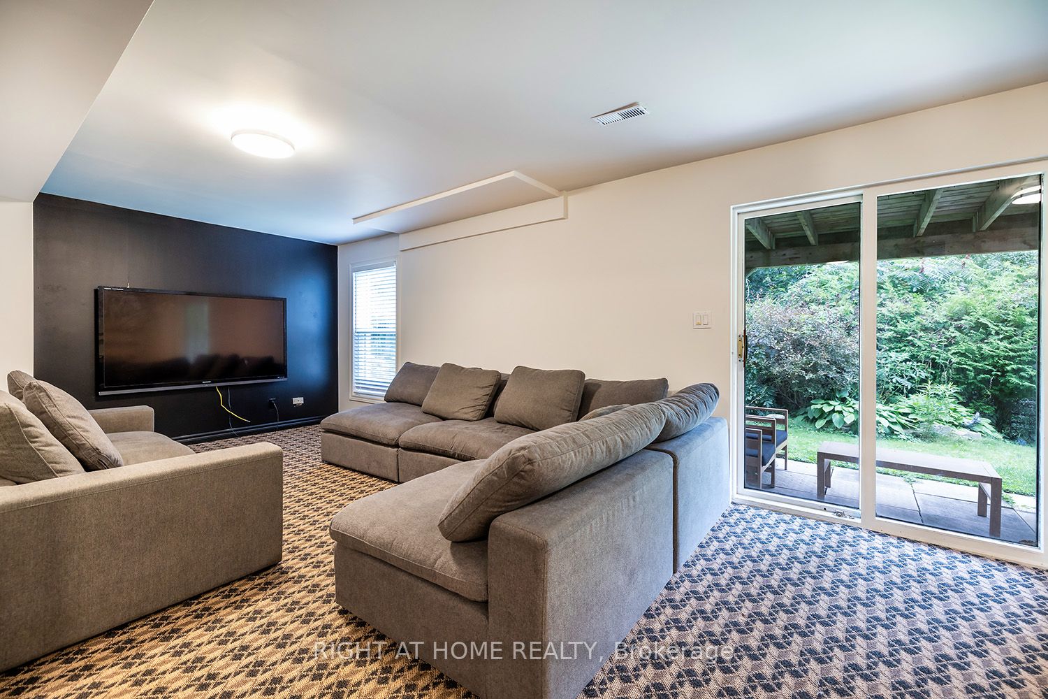 41 Ravine Drive