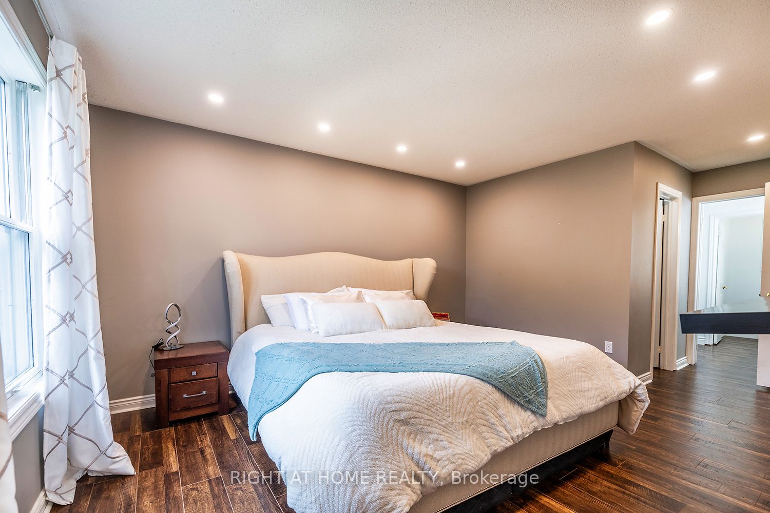 41 Ravine Drive