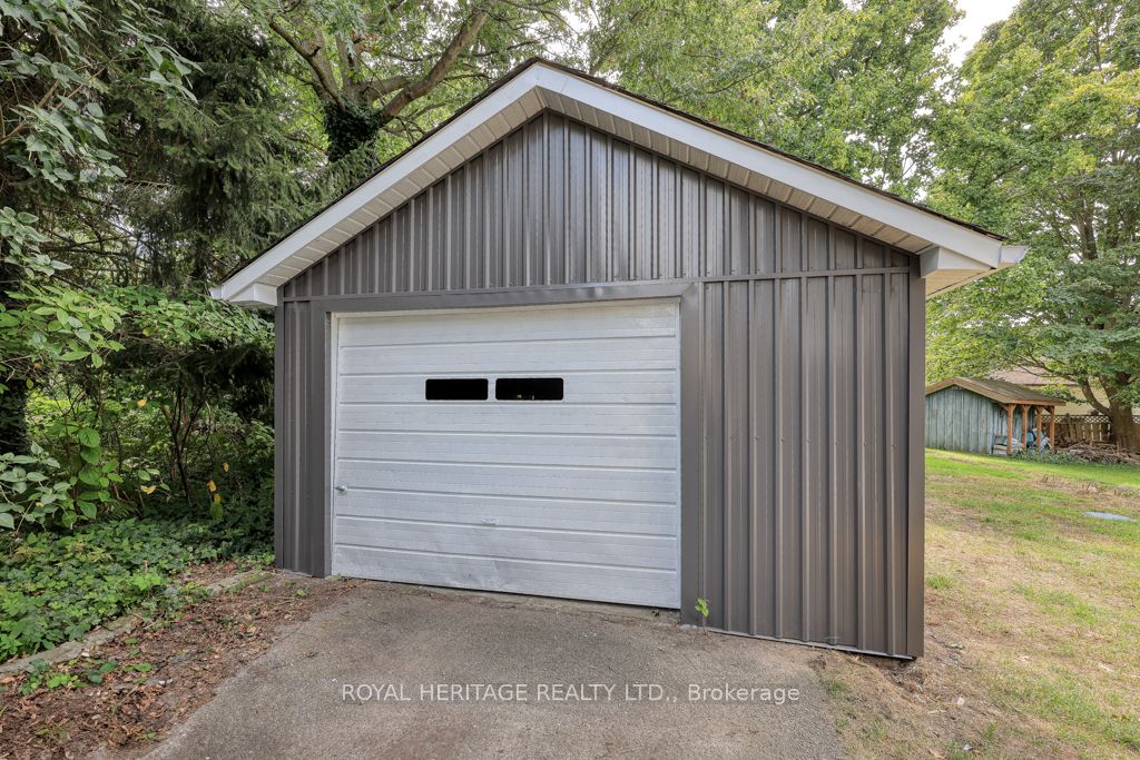 237 Main Street E