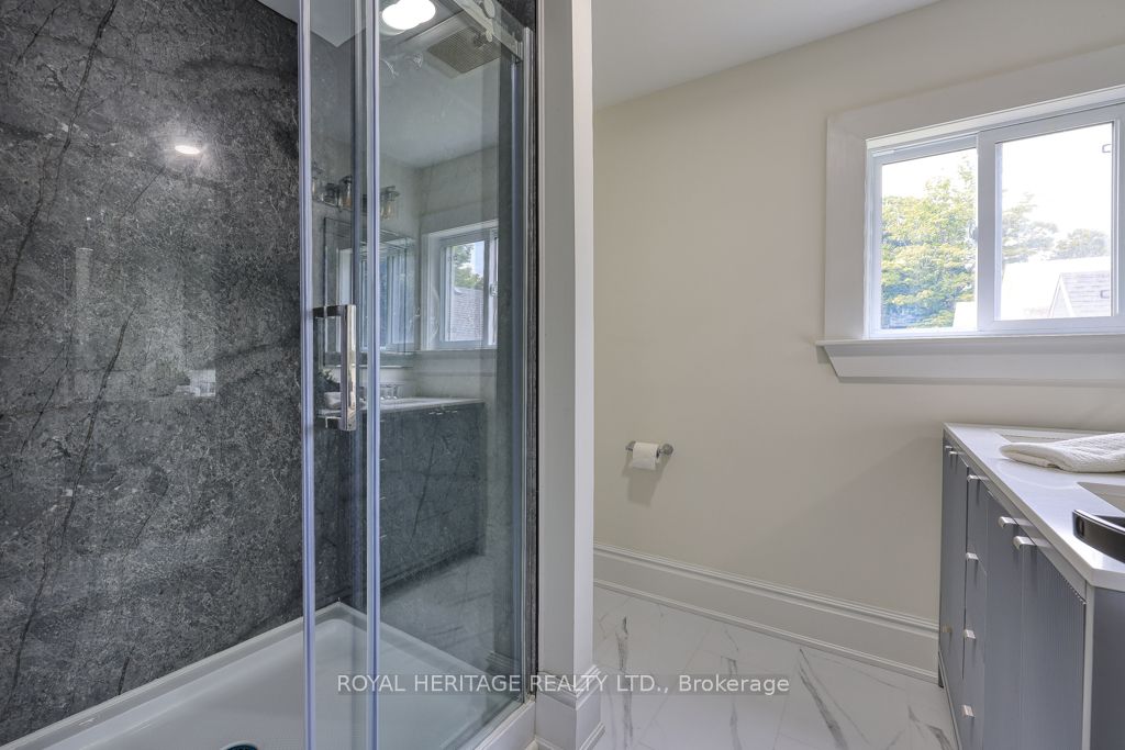 237 Main Street E