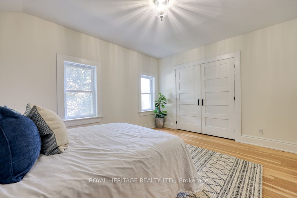 237 Main Street E