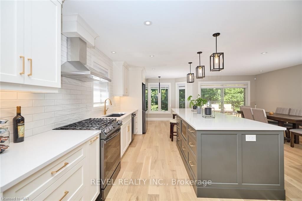 26 Oakridge Boulevard