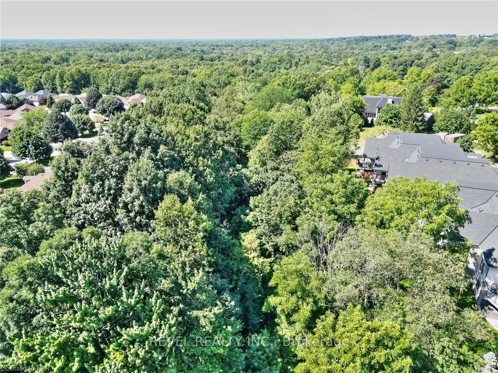 26 Oakridge Boulevard