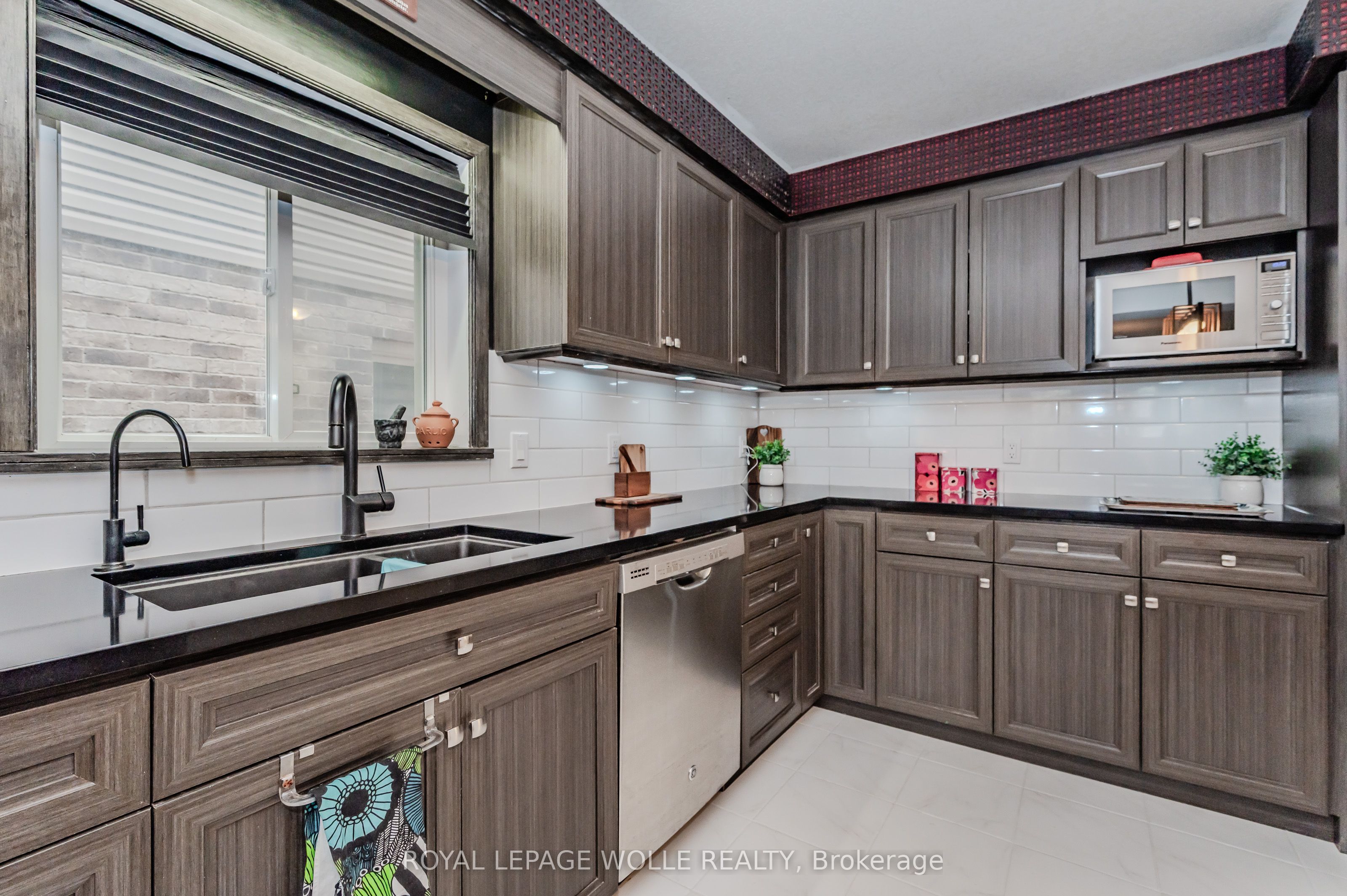 565 Sundew Drive