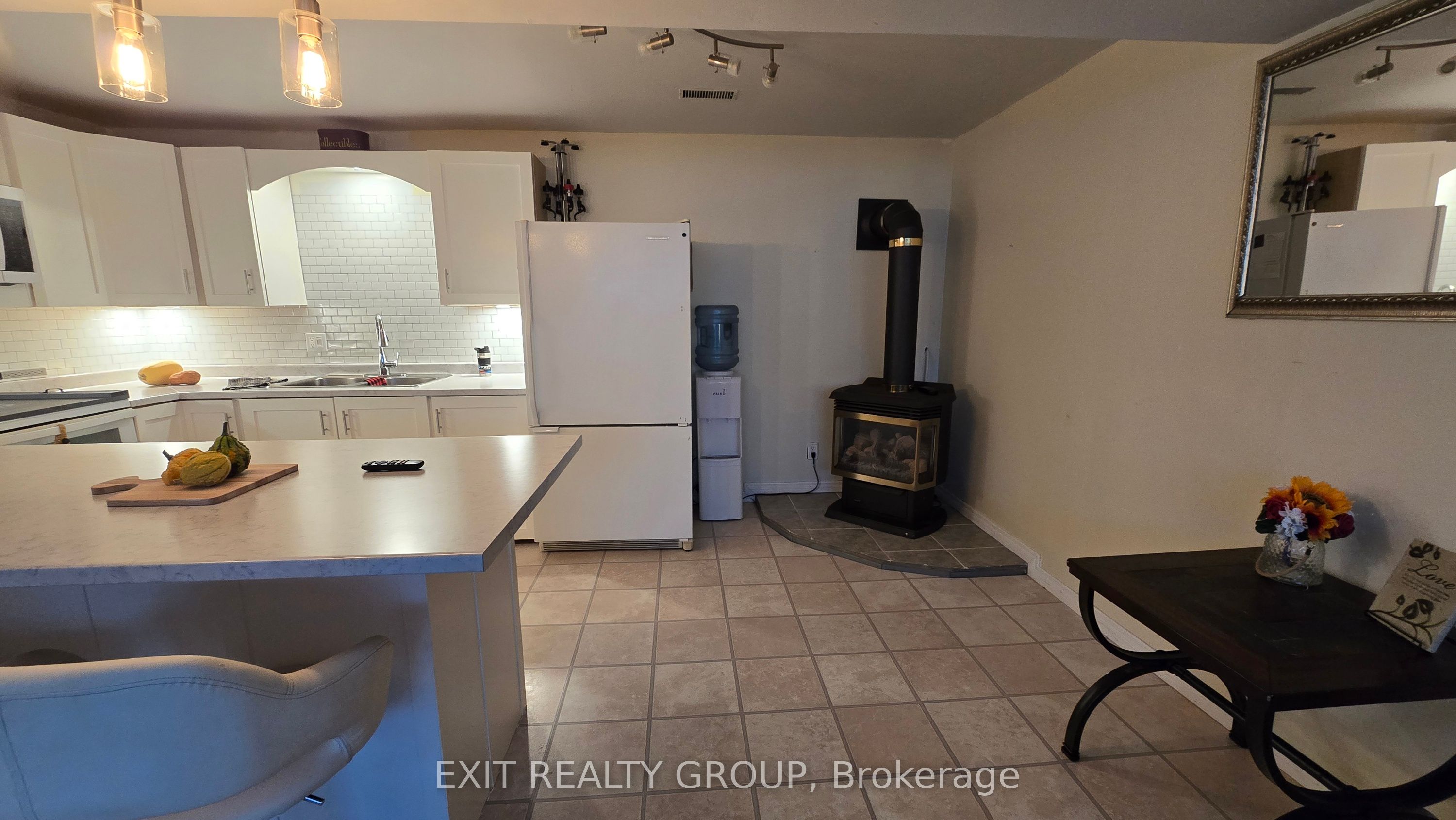 3 Creekside Drive