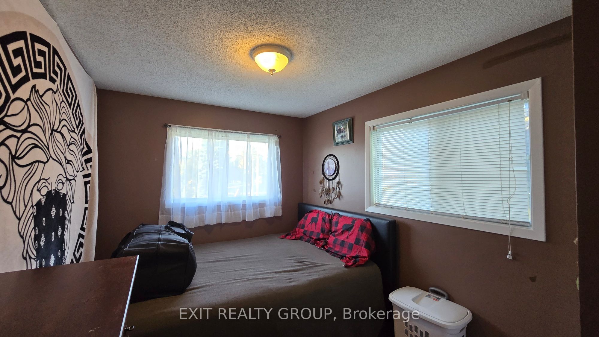 3 Creekside Drive
