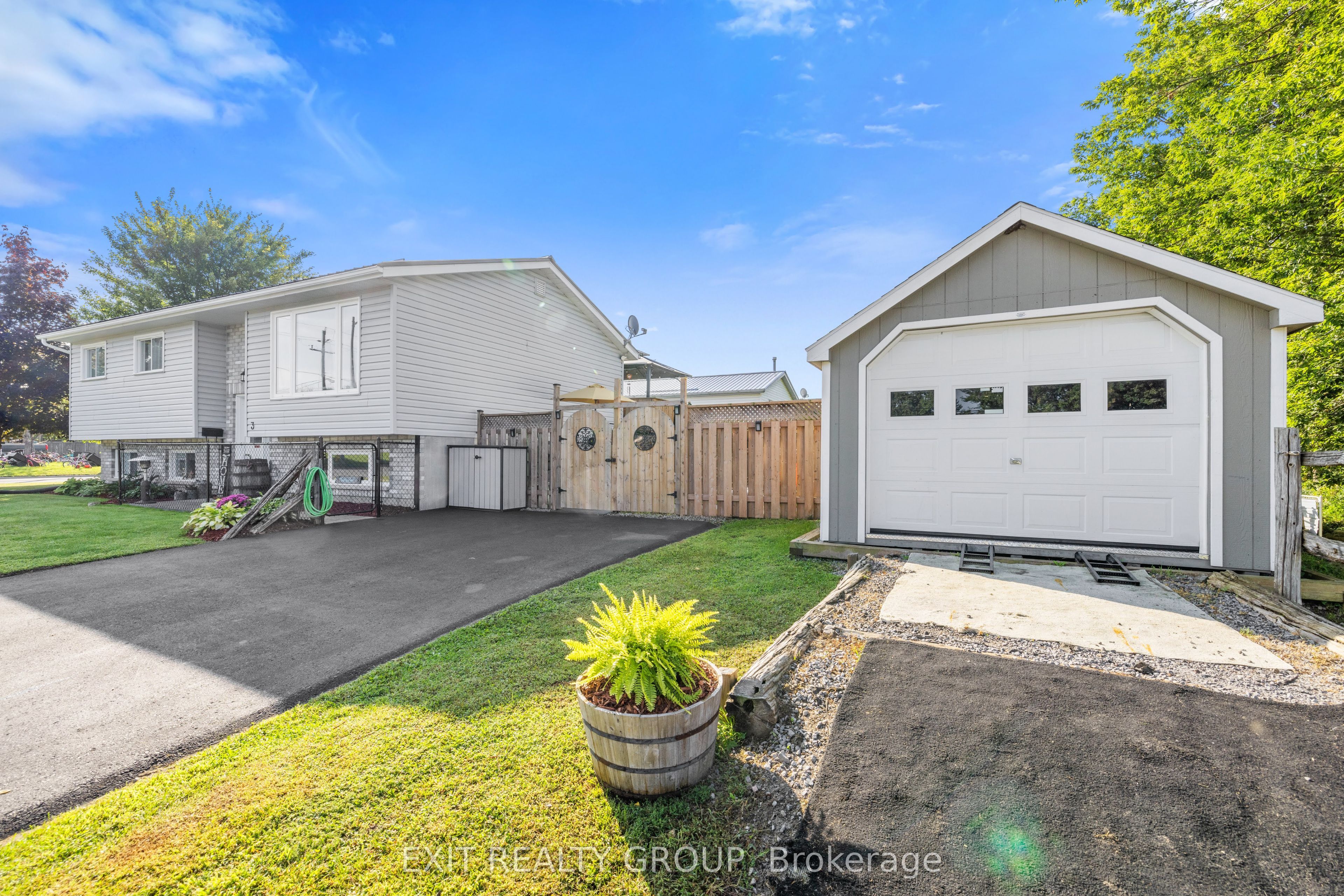 3 Creekside Drive