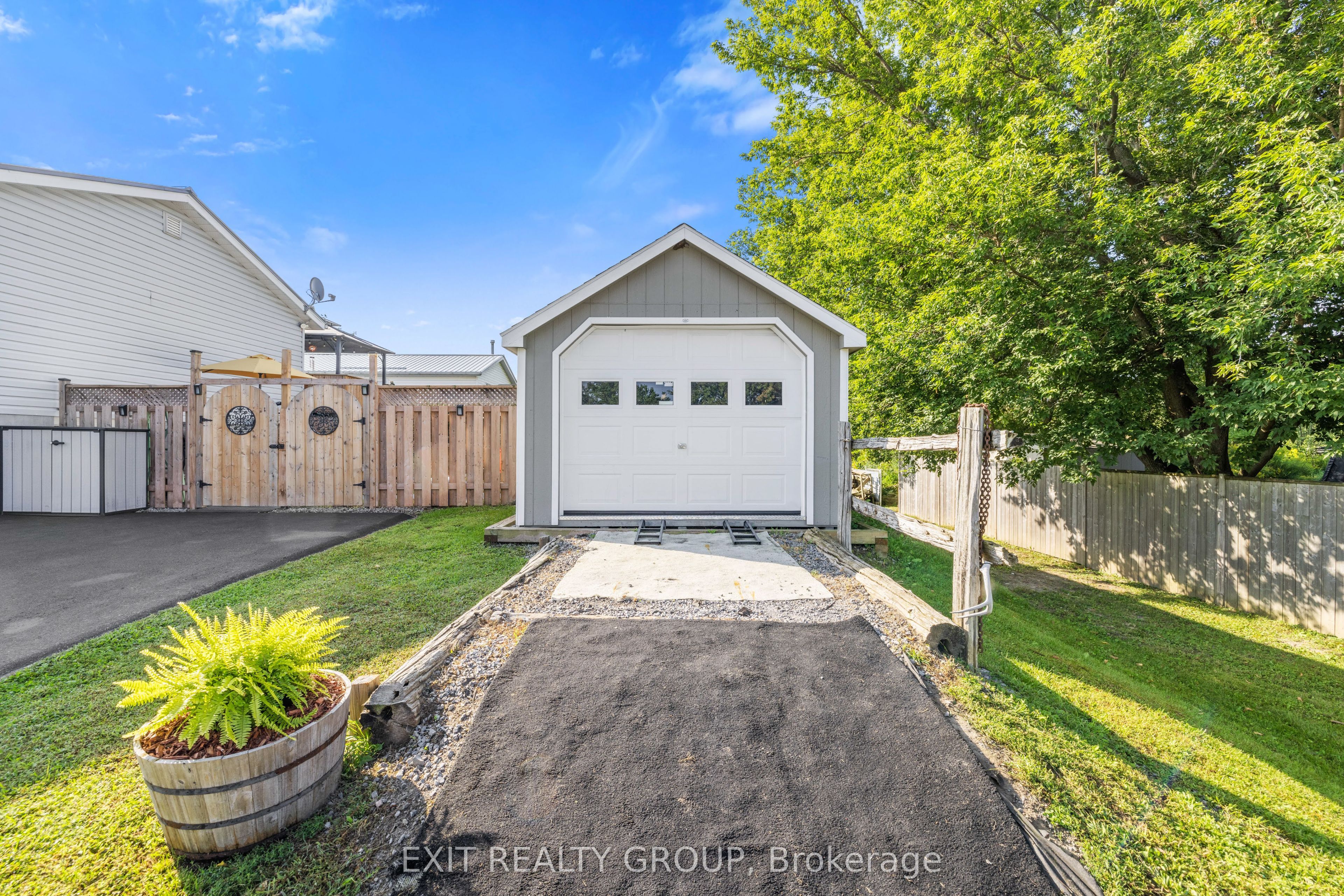 3 Creekside Drive