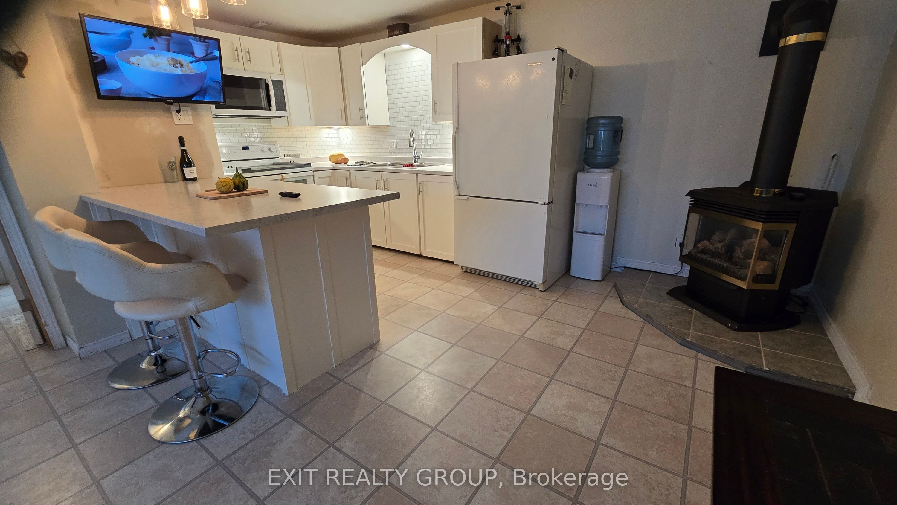 3 Creekside Drive